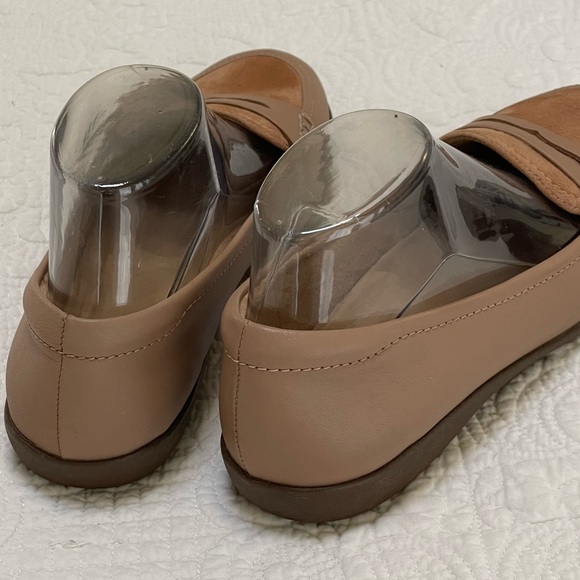 Naturalizer Finley Tan Penny Loafer Flats Sz 8 Suede Leather Round Toe Comfort - Picture 7 of 9